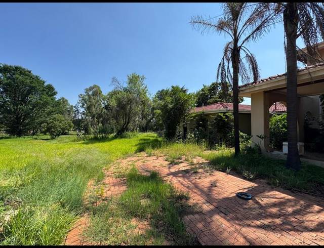 LAND FOR SALE IN GLEN MARAIS